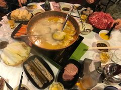 -鲜入围煮花胶鸡海鲜火锅