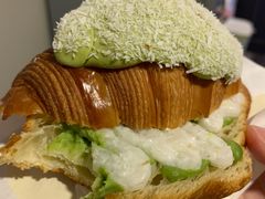 斑斓椰汁糯米可颂-PAOPAO Bakery&Café(港汇店)