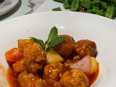 椰果菠萝咕噜肉-闻见中国海南菜(K11店)