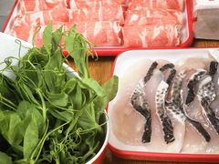 -毛辣果·贵州红酸汤牛肉火锅(西单店)