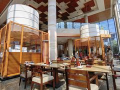 -松山湖凯悦酒店·Café自助餐厅·周末火舞秀表演