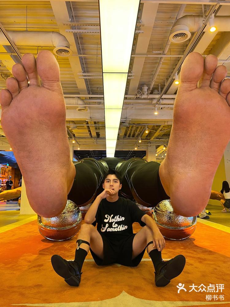 魔都看展🦶淮海中路闪现巨人大脚的拍照攻略来啦