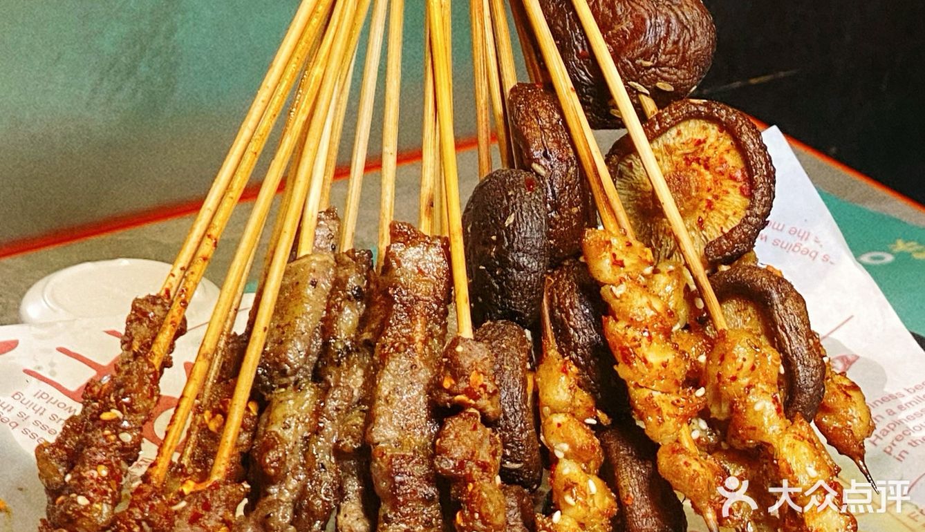 氛围感十足的精酿烧烤店｜喝酒撸串尽享快意人生