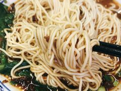 -渝之汇牛肉豌杂面