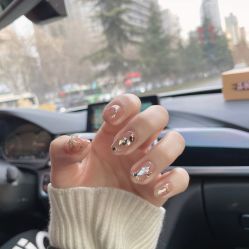 -米小兔美甲美睫