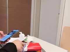 -麦当劳(轻轨曹杨路店)