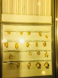 -周大福 CHOW TAI FOOK(新世界百货崇文店)