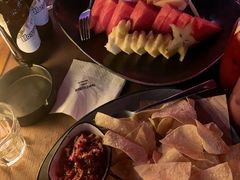 -FOUR PLAY BAR