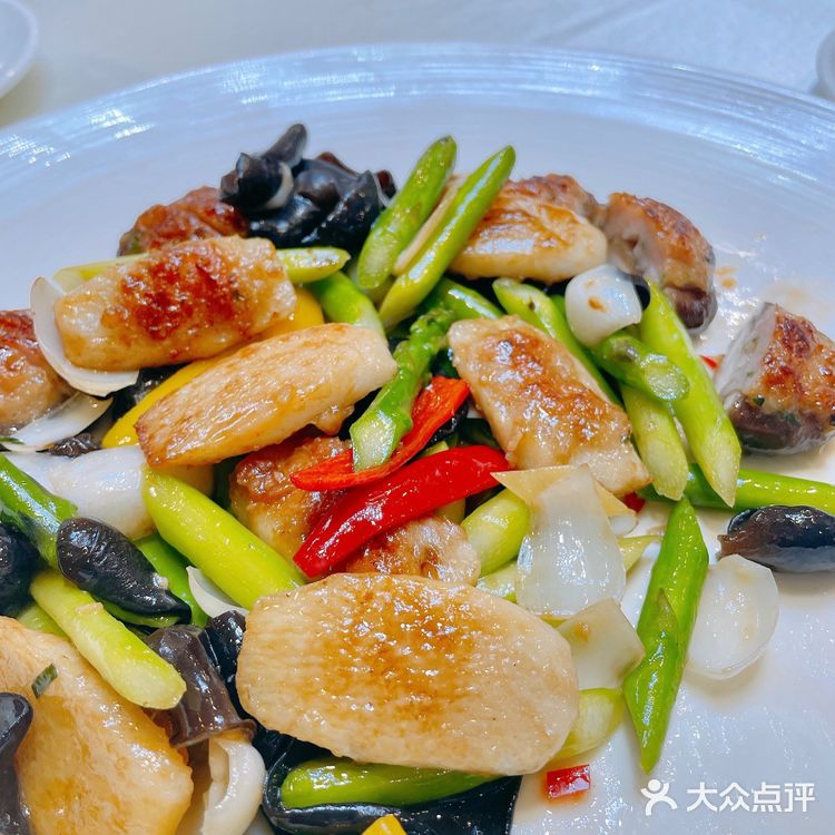 【获奖无数】清心鸡的白切鸡和红烧乳鸽究竟有几好味?