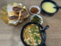 -闫家驴肉老店(华电一校店)