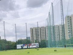 -仙霞高尔夫练习场-停车场