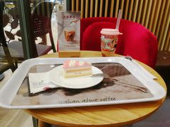 接骨木白桃慕斯蛋糕-COSTA COFFEE(上海月星环球港店)
