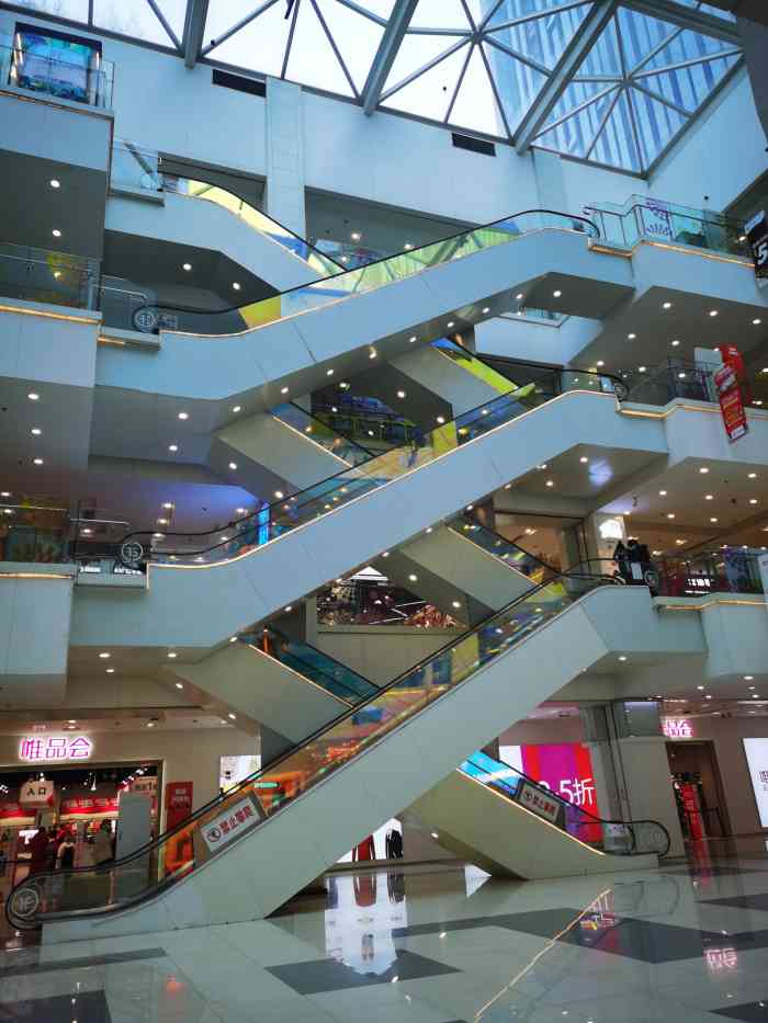 印象城-"地处公主坟商圈,人气很旺.相比城乡和翠微."-大众点评移动版