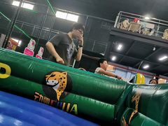 -嘿哟动霸CHUA·新潮玩运动娱乐中心·蹦床滑冰团建乐园