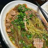 点了七八个菜都没踩雷，服务人员很热情赤豆元宵做的很正宗