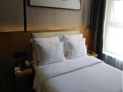 -优逸酒店(柳州窑埠古镇万象城店)