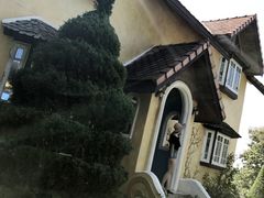 景点-黄色小屋