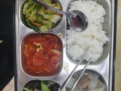 -杭州中沃沃尔沃4S店(滨江区店)