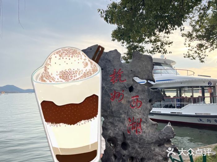 西湖游船图片