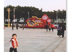 -人民广场