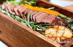 Charcoal Grilled Australian Wagyu with Thai Steak Sauce
