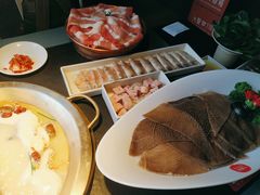-九鼎轩脆毛肚火锅(南京东路店)