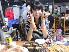 -庄姐川味海鲜B栋2排2号(万人海鲜广场火车头店)