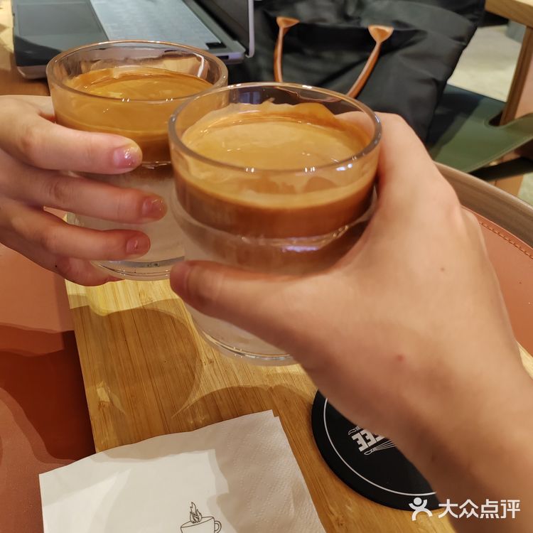 成都24h咖啡｜咖啡☕就酒🍷，越喝越有！