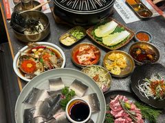 -草家酱蟹炭火烤肉店(珲春南路二店)