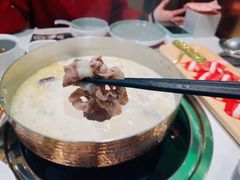 -洪氏嗨捞·广东猪肚鸡·椰子鸡火锅(西咸万象城店)