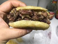 -闫家驴肉老店(华电一校店)