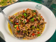 酸辣鸡杂-费大厨辣椒炒肉(太平老街店)