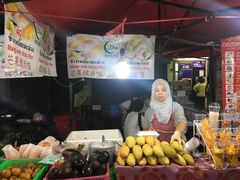 -芒果糯米饭摊子