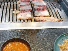 -臻牛烤肉