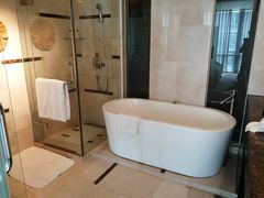 -青岛海尔洲际酒店