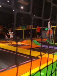 -蹦蹦跳跳(新奥购物中心店)