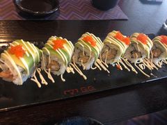 牛油果软壳蟹卷-羽山料理