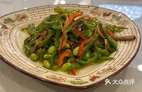 Green Pepper and Tofu Skin Stir-fry with Edamame