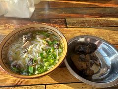 -正宗李家土鸡米线店