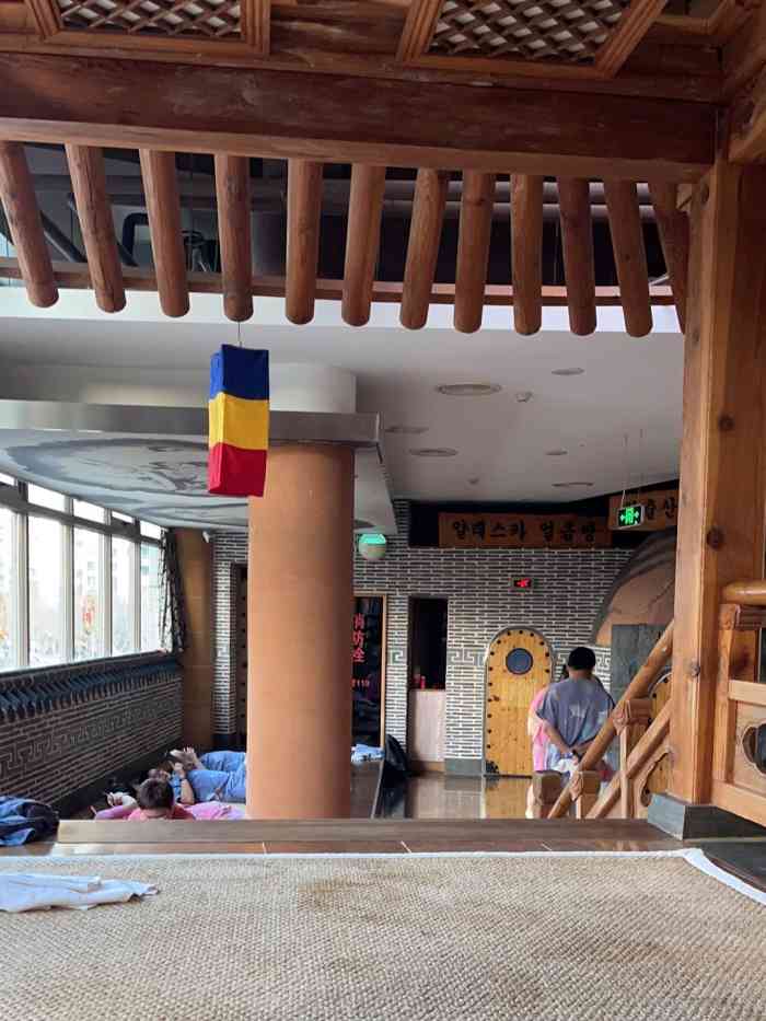 纽斯桑拿会所(东绣路店)-"地方还是很大的,蒸的只有两个包比天山路的.