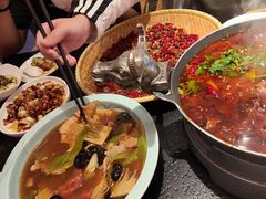 -万重锦·人文川菜馆(骡马市店)