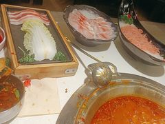 -老房老舍重庆火锅(假日城市店)