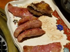 -肉魁屋·烧肉·烧鸟·酒场(高新店)