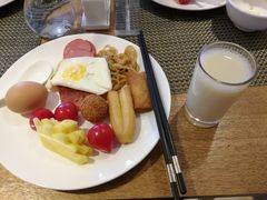 -西安大雁塔科技大学地铁站亚朵酒店