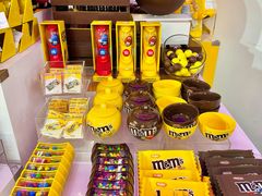 -m豆巧克力世界(上海世茂广场店)