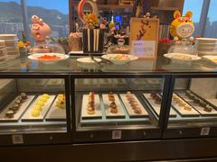 面包甜点陈列柜-都会尚膳·海鲜自助餐厅(重庆万豪酒店)