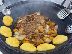 -粘豆包柴火铁锅炖