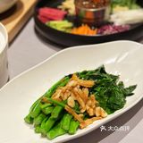 我愿称这家为，东北菜中的氛围感之神！ 