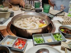 -喃喃椰·糟粕醋·椰子鸡火锅(七堡花园店)