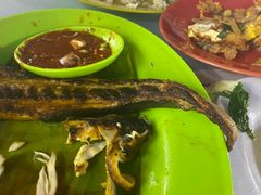 -明记烧鱼美味店